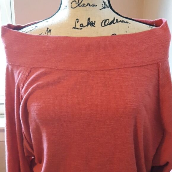 FREE PEOPLE WE THE FREE PINK CORAL BOATNECK LONG SLEEVED TOP M - Picture 3 of 4